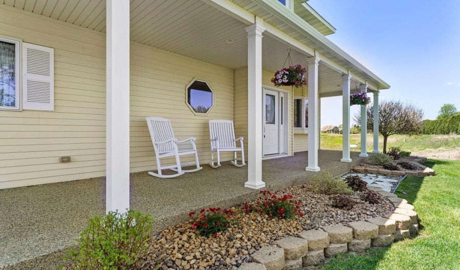 1413 27th St NW, Austin, MN 55912 - 4 Beds, 4 Bath