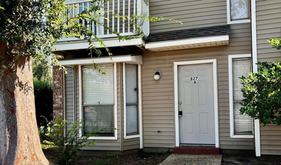 827 E Boyd Dr #A, Baton Rouge, LA 70808 - 2 Beds, 2 Bath