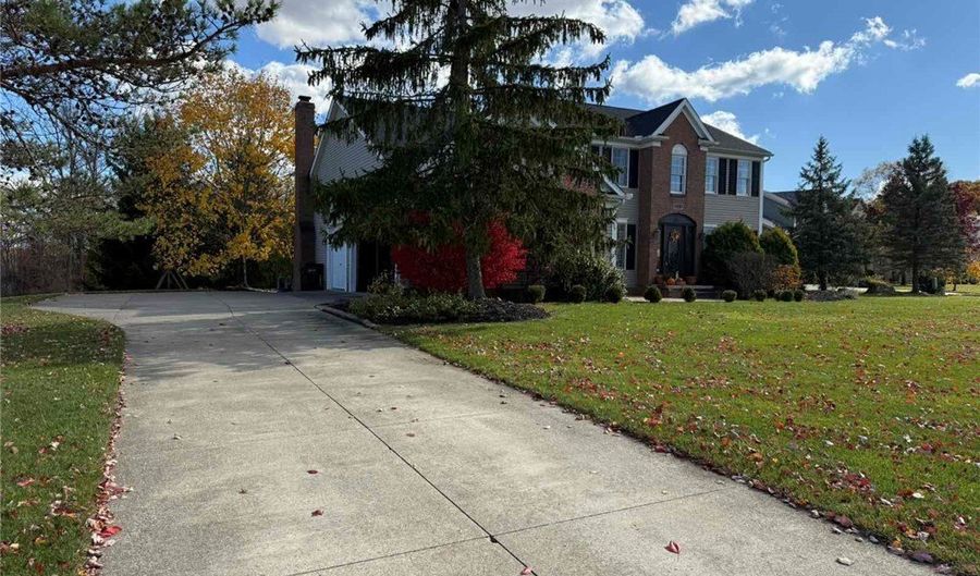 251 Kingston Dr, Aurora, OH 44202 - 3 Beds, 4 Bath