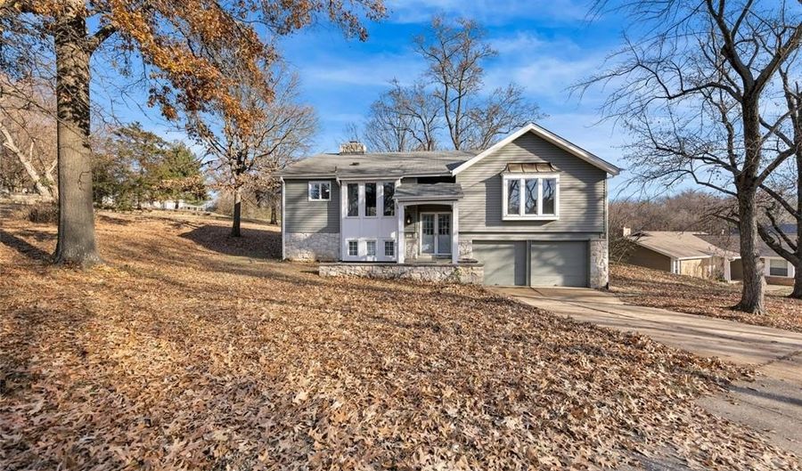 3 Newfield Ct, Ballwin, MO 63011 - 4 Beds, 3 Bath