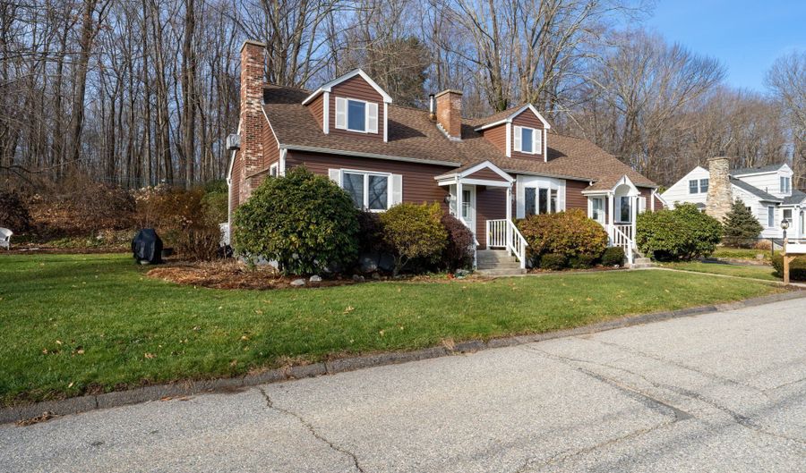 10 Upper Woodland Ter, Columbia, CT 06237 - 3 Beds, 1 Bath