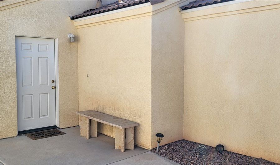 652 Holly St, Bullhead City, AZ 86442 - 3 Beds, 2 Bath