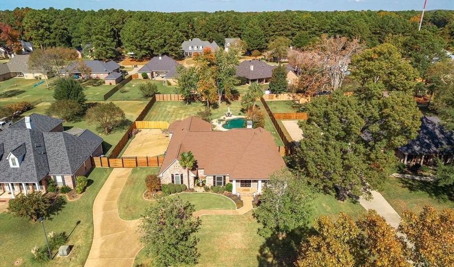 5020 Sweetwater Dr, Benton, LA 71006 - 4 Beds, 3 Bath