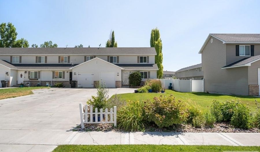 1981 Dakota Ln, Ammon, ID 83406 - 3 Beds, 2 Bath