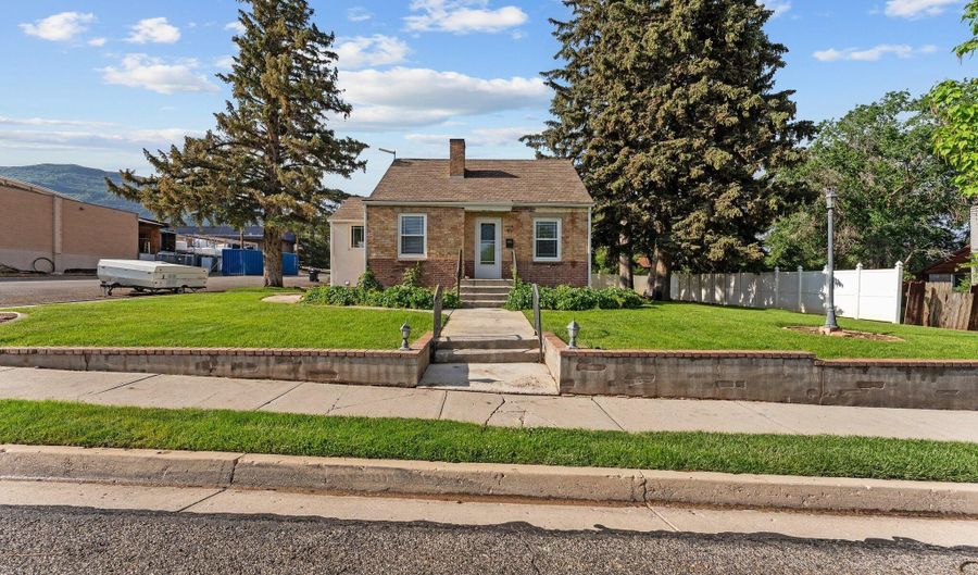 97 W 400 S, Cedar City, UT 84720 - 5 Beds, 2 Bath