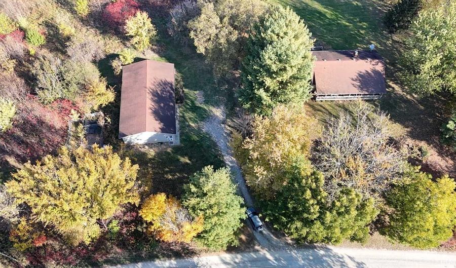 8619 N Fire Station Rd, Bloomfield, IN 47424 - 3 Beds, 1 Bath