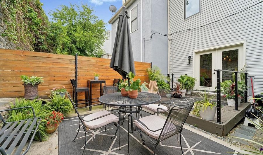 3925 DEXTER St, Philadelphia, PA 19128 - 3 Beds, 4 Bath
