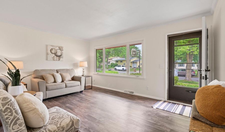 5905 Mayhill Dr, Madison, WI 53711 - 4 Beds, 2 Bath