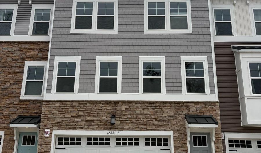 12441 OAK LEAF Ln 2, Berlin, MD 21811 - 3 Beds, 4 Bath