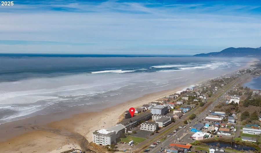 168 N PACIFIC St, Rockaway Beach, OR 97136 - 2 Beds, 3 Bath