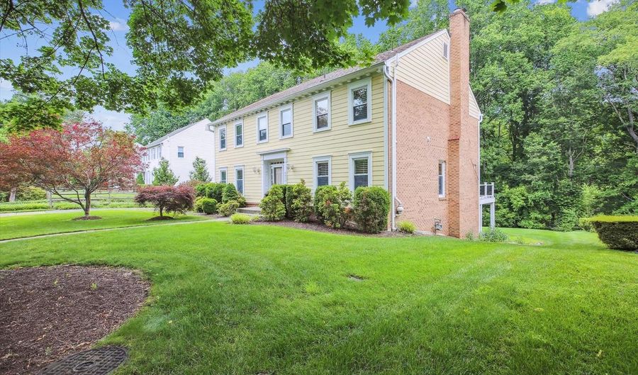 9417 REACH Rd, Potomac, MD 20854 - 4 Beds, 5 Bath