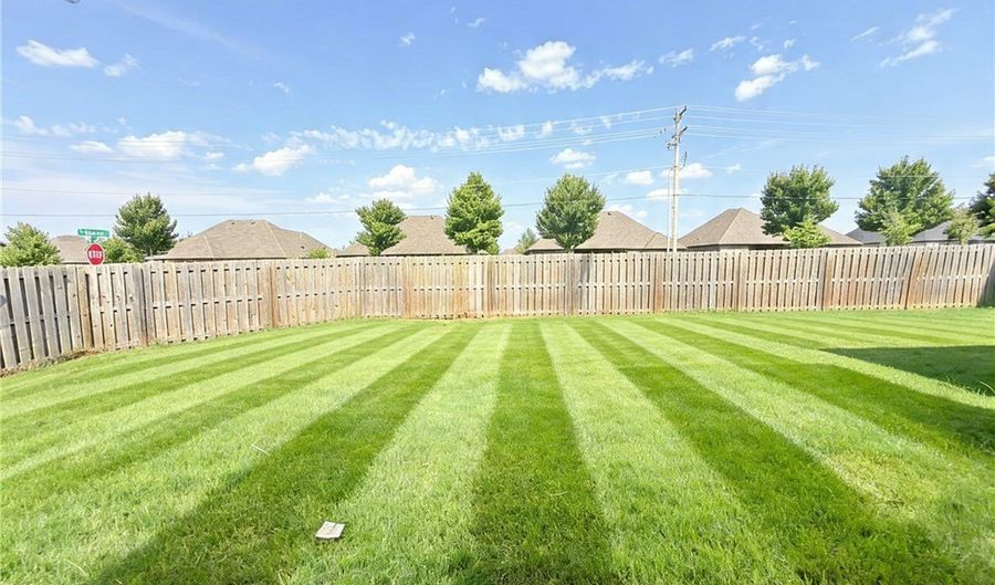 4201 Layton Rd, Bentonville, AR 72713 - 3 Beds, 3 Bath