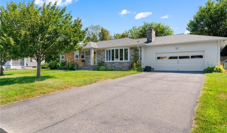 30 Oak Grove Blvd, North Providence, RI 02911 - 2 Beds, 2 Bath