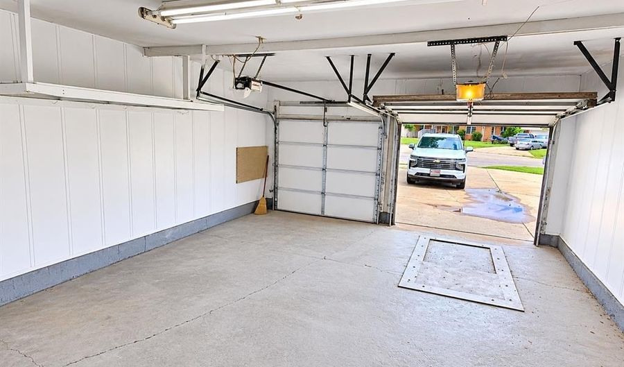 624 Navajoe Rd, Altus, OK 73521 - 3 Beds, 2 Bath
