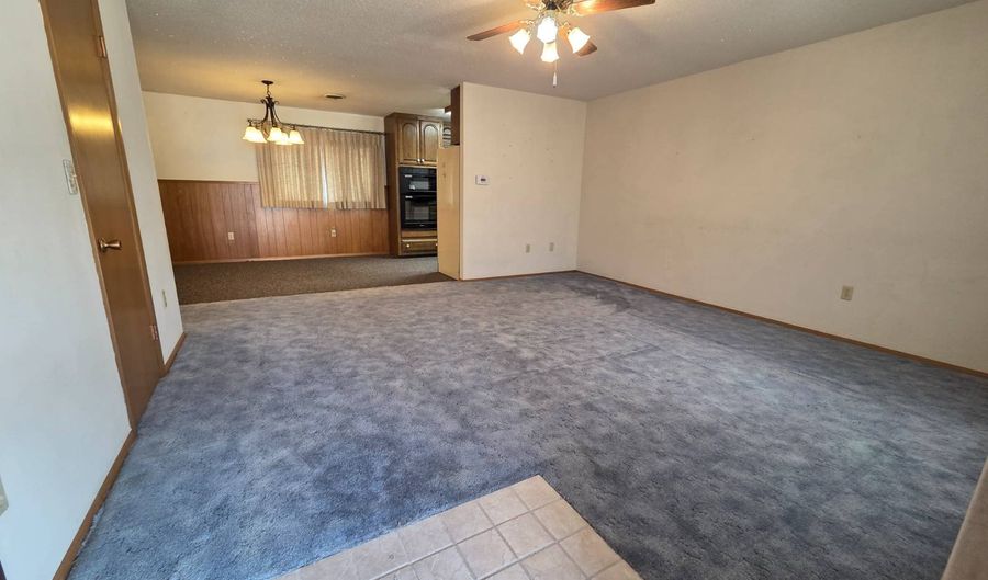 306 1st St, Alva, OK 73717 - 5 Beds, 3 Bath