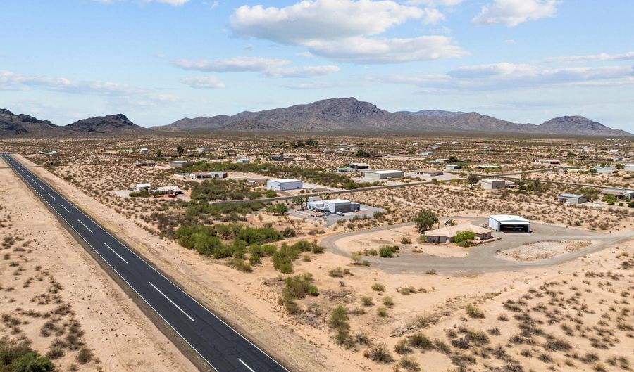 48235 N 513TH Ave, Aguila, AZ 85320 - 3 Beds, 3 Bath