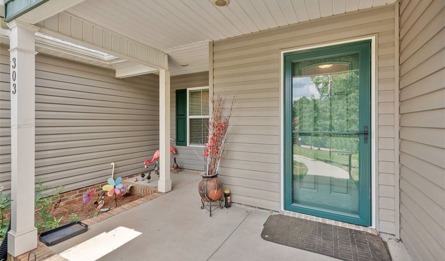 303 Plantation Pt, Anderson, SC 29625 - 3 Beds, 2 Bath