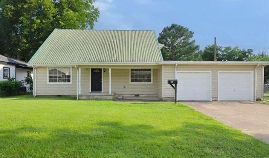 654 12th Ave NW, Ardmore, OK 73401 - 3 Beds, 2 Bath