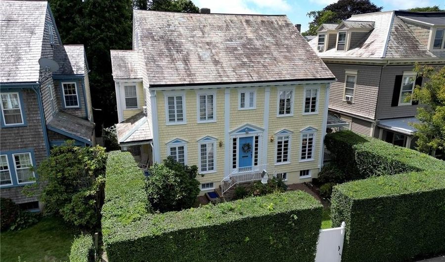 5 Pell St, Newport, RI 02840 - 3 Beds, 3 Bath