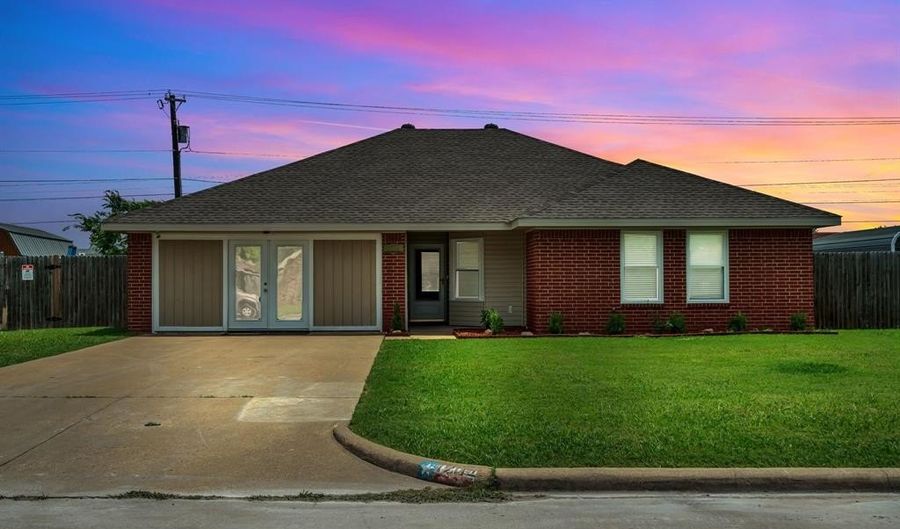 1204 Charles Dr, Alvarado, TX 76009 - 4 Beds, 2 Bath