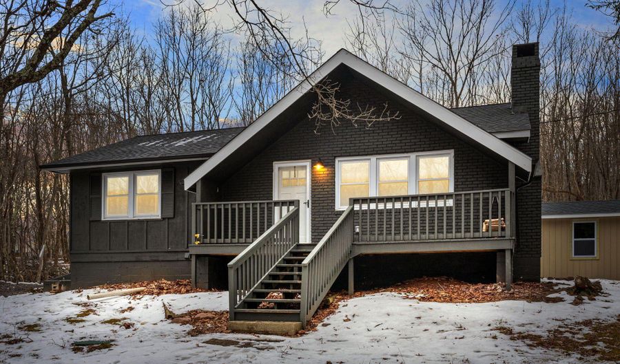 22 Shawnee Trl, Albrightsville, PA 18210 - 2 Beds, 2 Bath