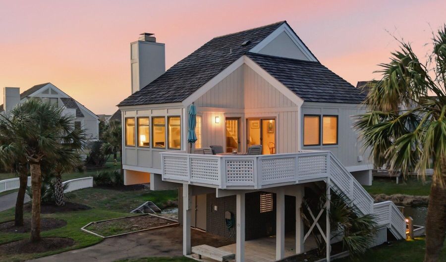 305 S Bald Head Wynd 21, Bald Head Island, NC 28461 - 3 Beds, 3 Bath