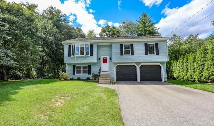 8 Beckmann Ln, Nashua, NH 03062 - 3 Beds, 1 Bath