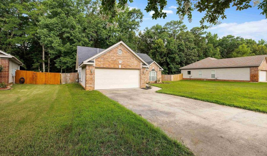 325 Madison Place Cir, Benton, AR 72015 - 3 Beds, 2 Bath