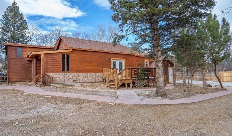 3622 RAWLINS St, Cheyenne, WY 82001 - 4 Beds, 2 Bath