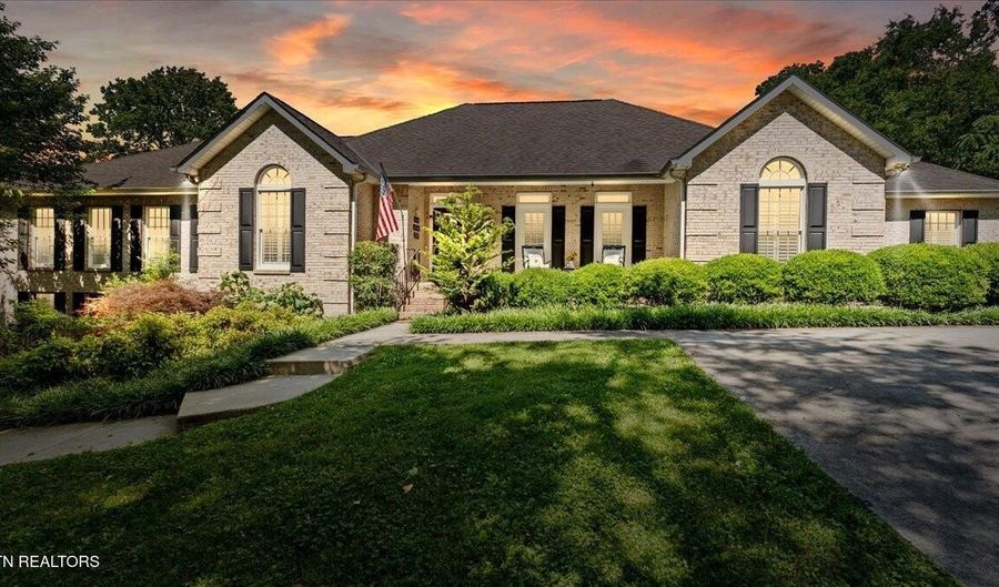 1411 Wood Creek Dr, Athens, TN 37303 - 4 Beds, 5 Bath