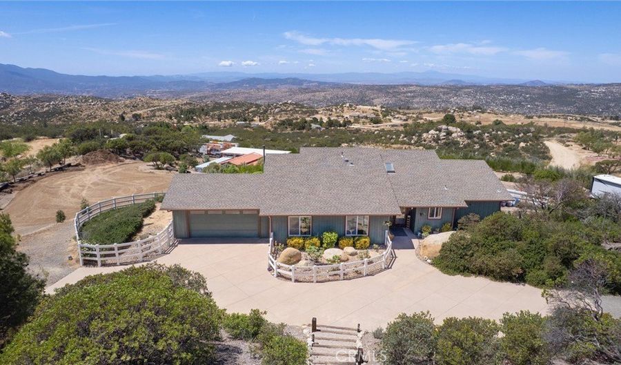 40230 Crazy Horse Canyon Rd, Aguanga, CA 92536 - 3 Beds, 2 Bath
