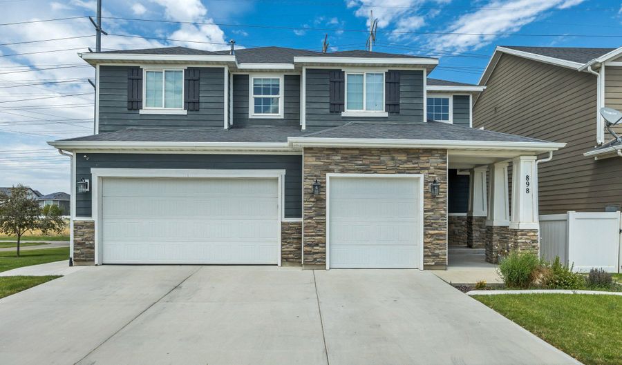 898 W FREEDOM, Bluffdale, UT 84065 - 6 Beds, 3 Bath