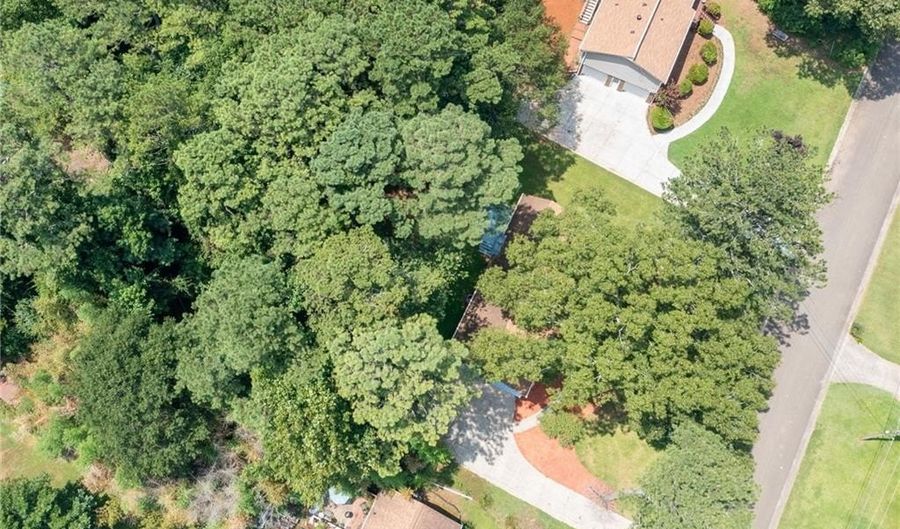 305 Summer Ct, Woodstock, GA 30188 - 3 Beds, 2 Bath