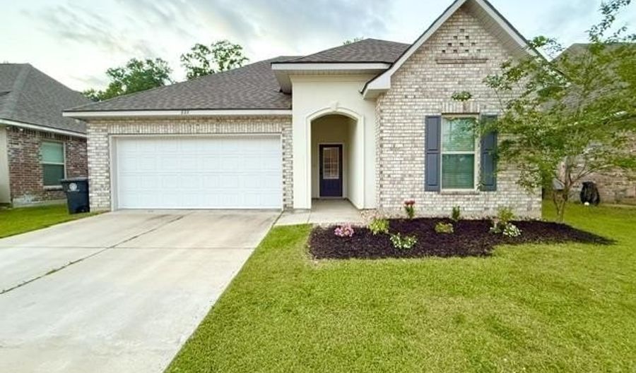 822 Palmetto Point Dr, Baton Rouge, LA 70820 - 3 Beds, 2 Bath