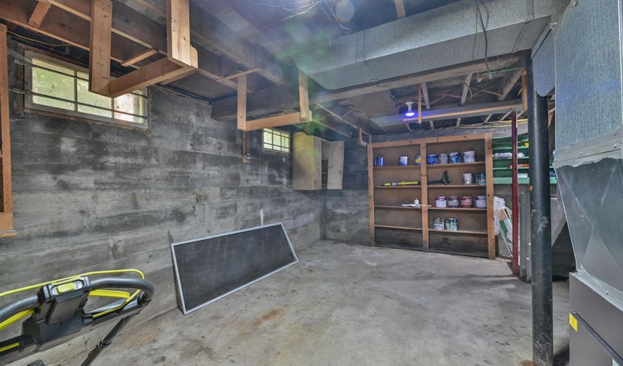 795 Riverside Dr, Augusta, ME 04330 - 2 Beds, 2 Bath