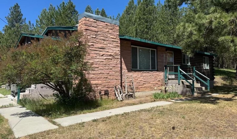 643 S Main St, Cascade, ID 83611 - 3 Beds, 3 Bath