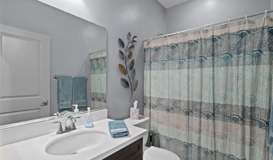 214 Antoni Gln 708, Escondido, CA 92025 - 3 Beds, 4 Bath