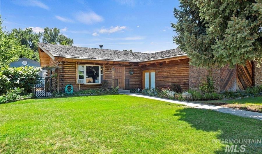 1155 E Victory Rd, Boise, ID 83706 - 3 Beds, 2 Bath