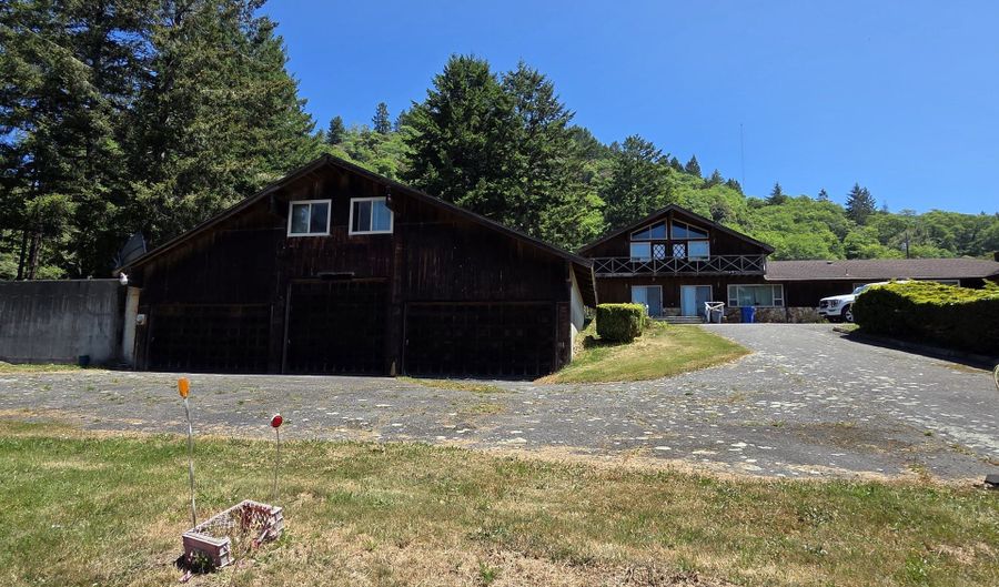 16005 CARSON Ln, Brookings, OR 97415 - 5 Beds, 4 Bath