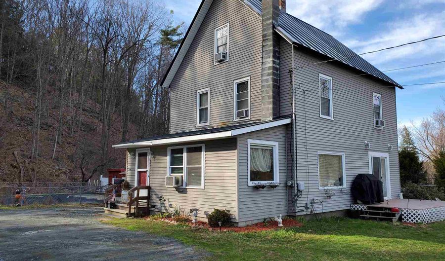 63 Third Ave, Hartford, VT 05001 - 4 Beds, 3 Bath