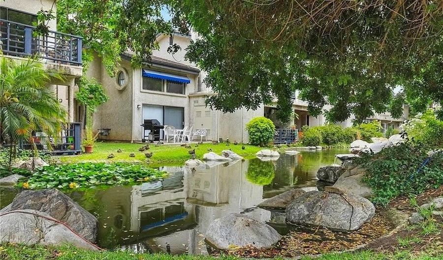 5704 Skyview Way E, Agoura Hills, CA 91301 - 1 Beds, 2 Bath