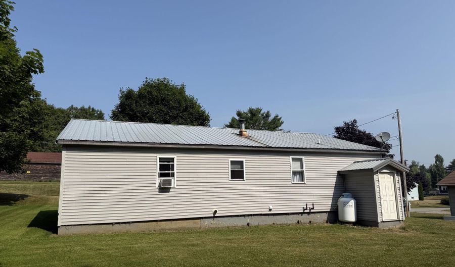 35 Maple St, Baileyville, ME 04694 - 3 Beds, 2 Bath