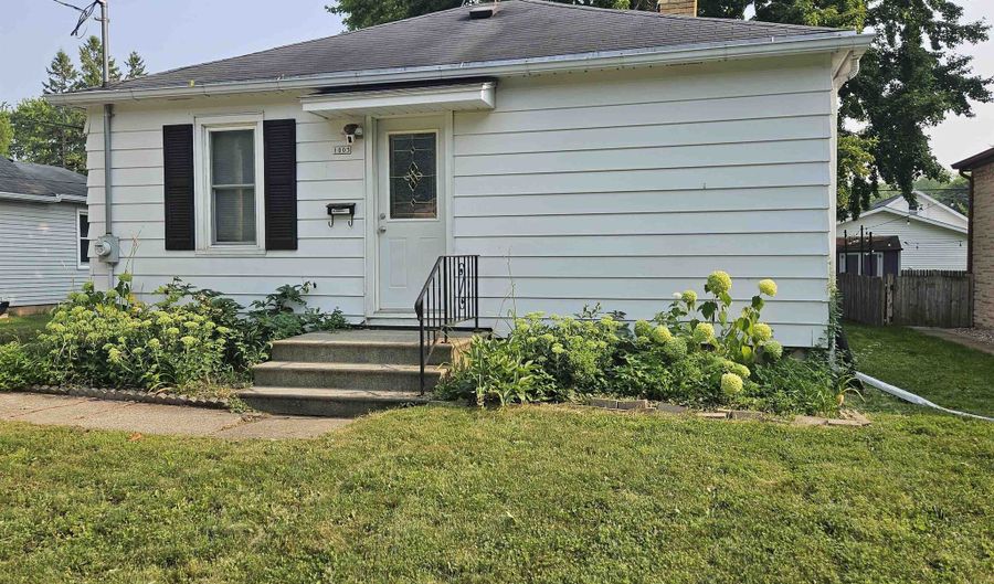 1005 W GRANT St, Appleton, WI 54914 - 1 Beds, 1 Bath