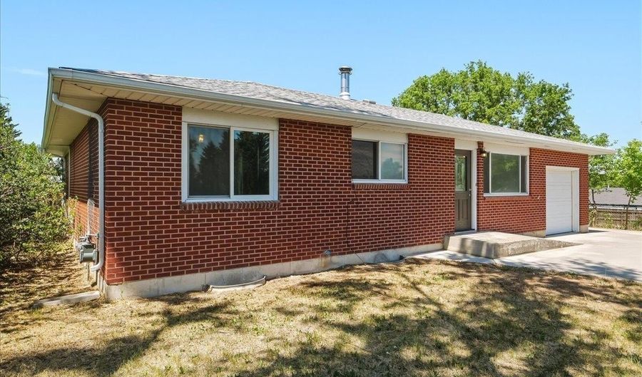 4322 DARNELL Pl, Cheyenne, WY 82001 - 3 Beds, 3 Bath
