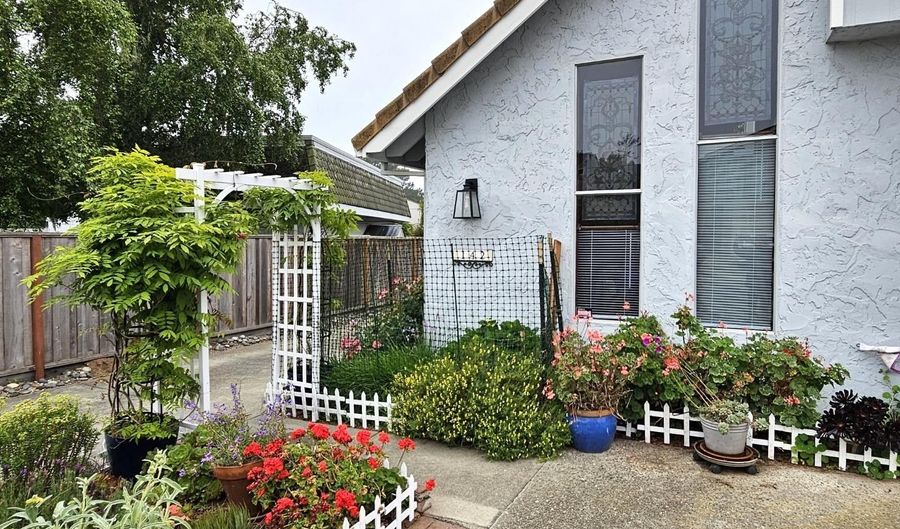 142 Bar Harbor Ct, Aptos, CA 95003 - 2 Beds, 3 Bath