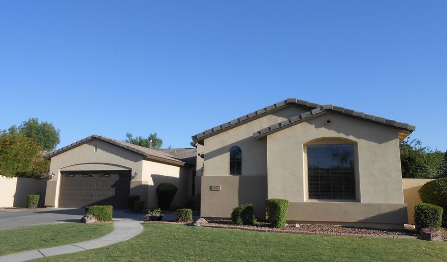 3077 E BLUE RIDGE Pl, Chandler, AZ 85249 - 3 Beds, 3 Bath
