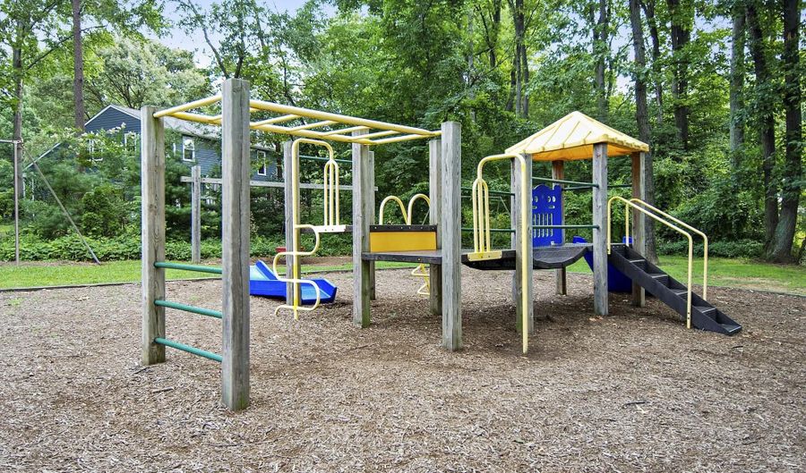 1256 CROWELL Ct, Arnold, MD 21012 - 4 Beds, 3 Bath