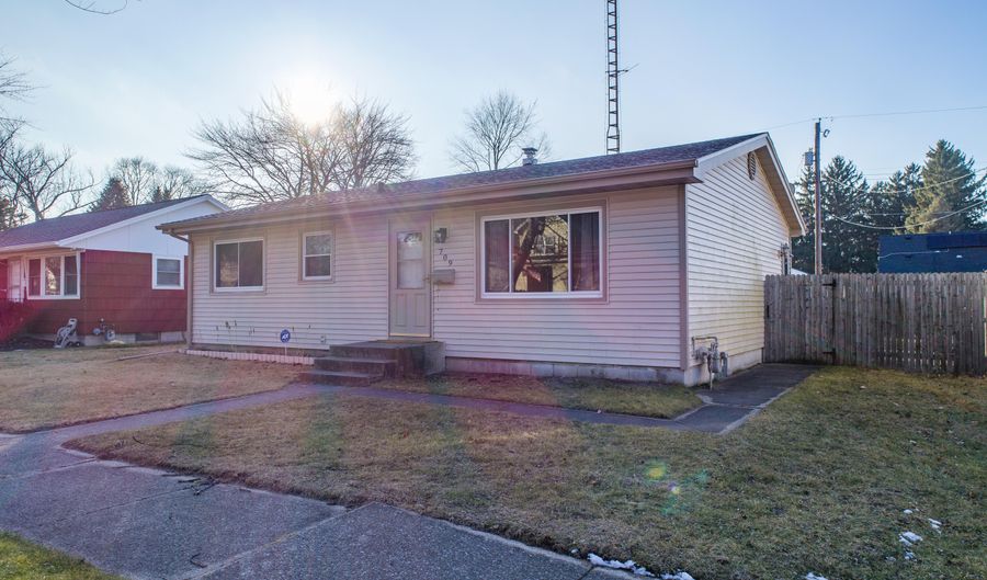 709 Hoyt St, Michigan City, IN 46360 - 3 Beds, 1 Bath