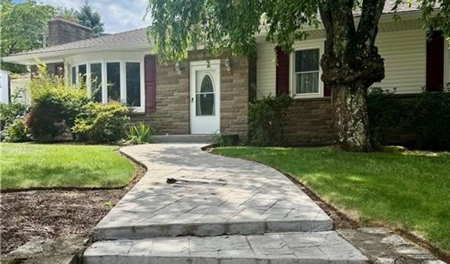 5 Susan Cir, Johnston, RI 02919 - 3 Beds, 2 Bath