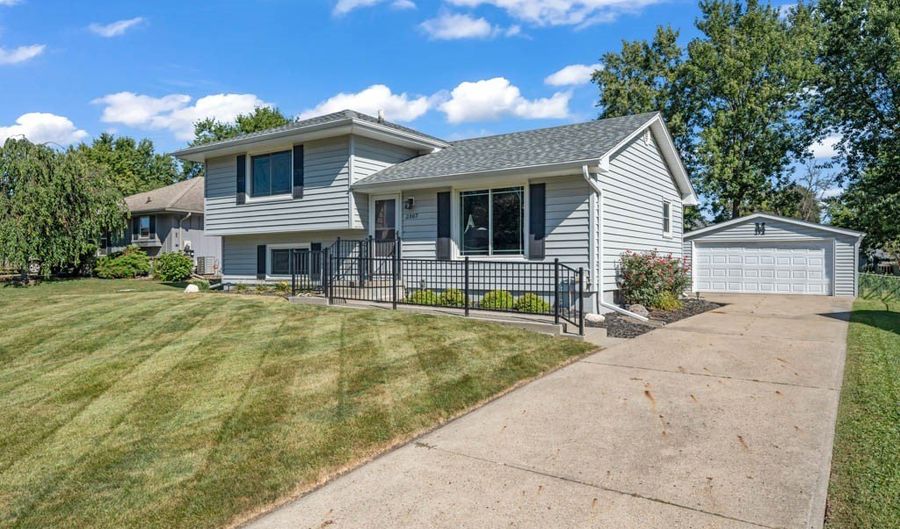 2307 Trails End SW, Altoona, IA 50009 - 4 Beds, 2 Bath